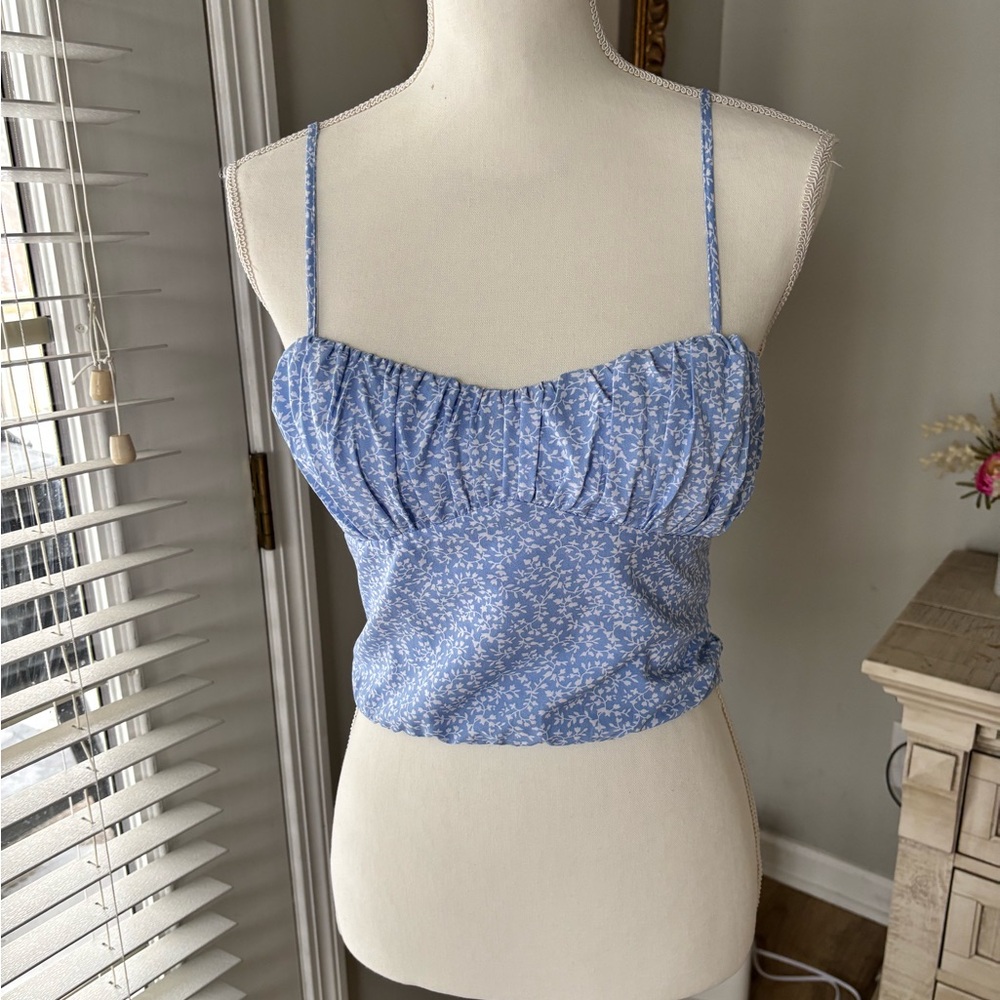 Princess Polly cornflower blue and white cropped top size 6 EUC